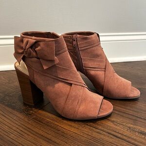 LC Lauren Conrad mauve/rose open toe ankle boots/booties womens 9